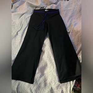 Roots yoga pants